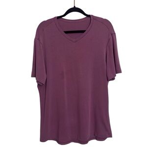 Lululemon Mens Medium Purple V-Neck Short Sleeve Shirt Gym Athletic Athleisure